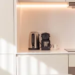Elegant 2br W Patio By Lovelystay 포르투