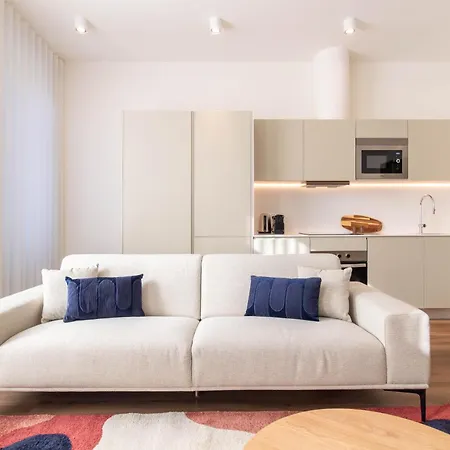 Elegant 2br W Patio By Lovelystay Appartamento Oporto