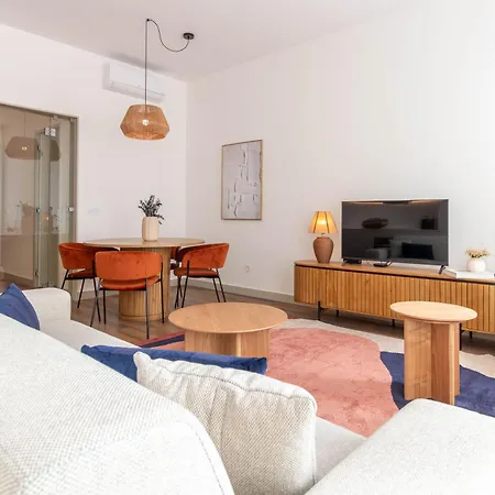 Elegant 2br W Patio By Lovelystay *