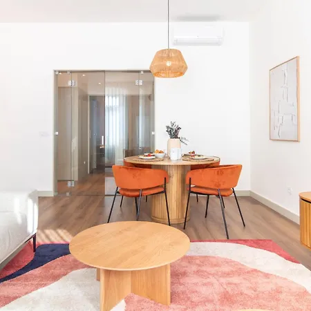 Elegant 2br W Patio By Lovelystay Porto