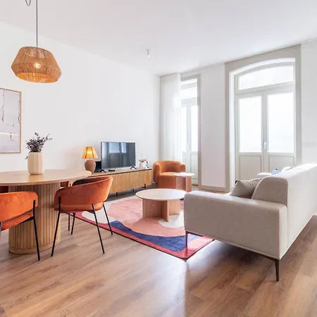 Elegant 2br W Patio By Lovelystay Porto