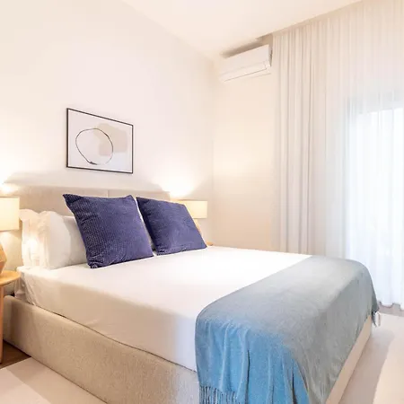 Elegant 2br W Patio By Lovelystay *